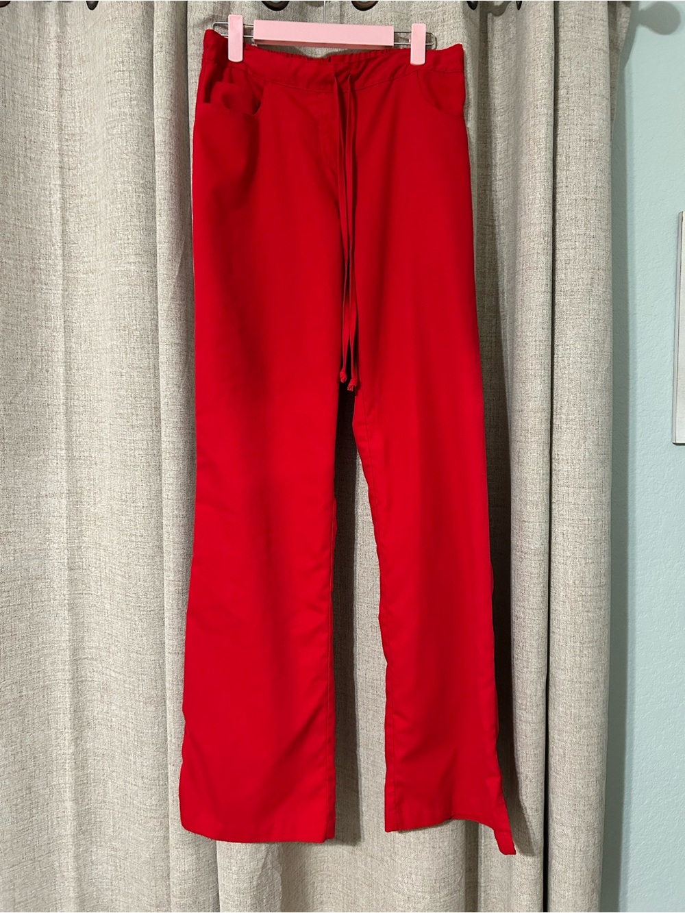 Women’s red greys anatomy scrub pants small tall